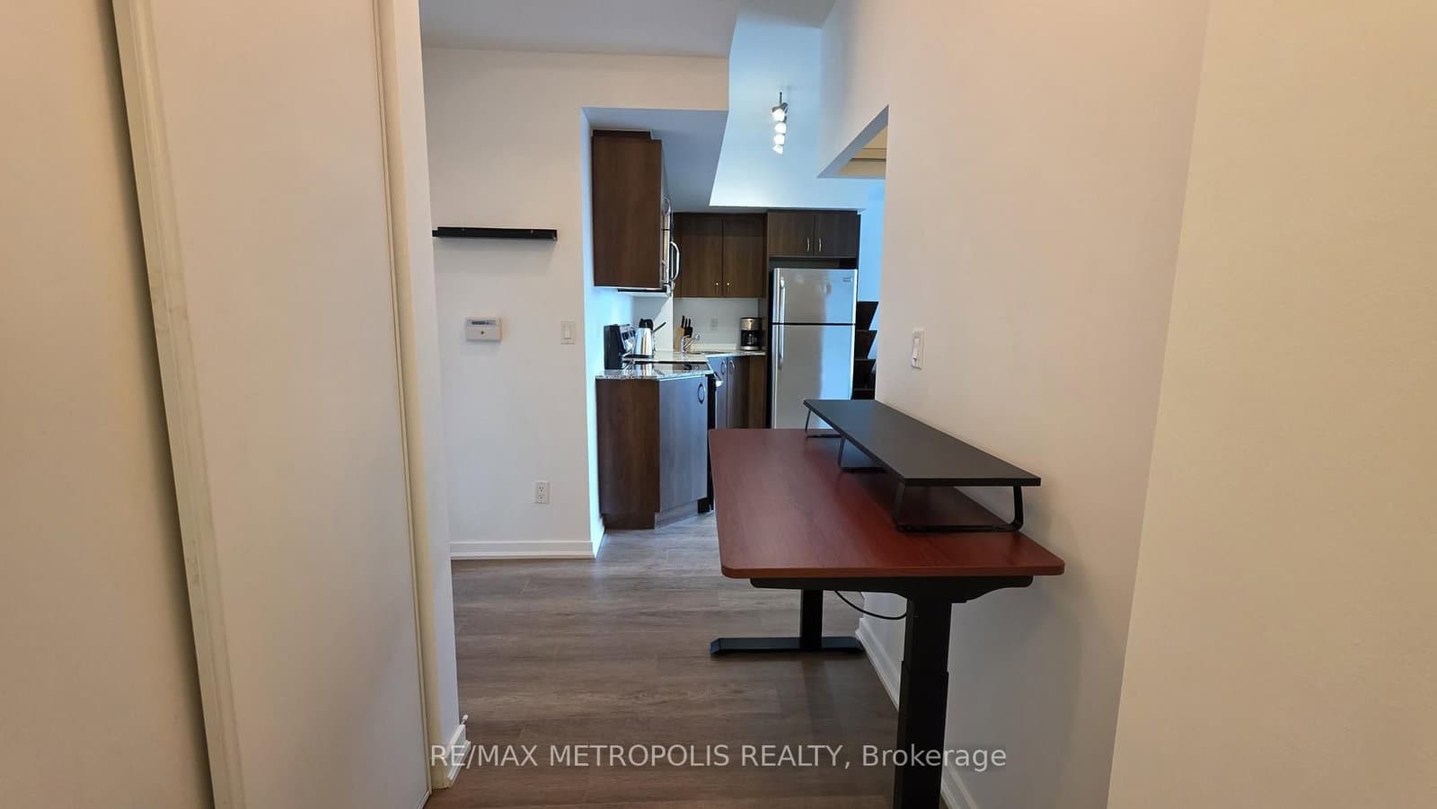 55 East Liberty Street, Unit 813 thumbnail 9