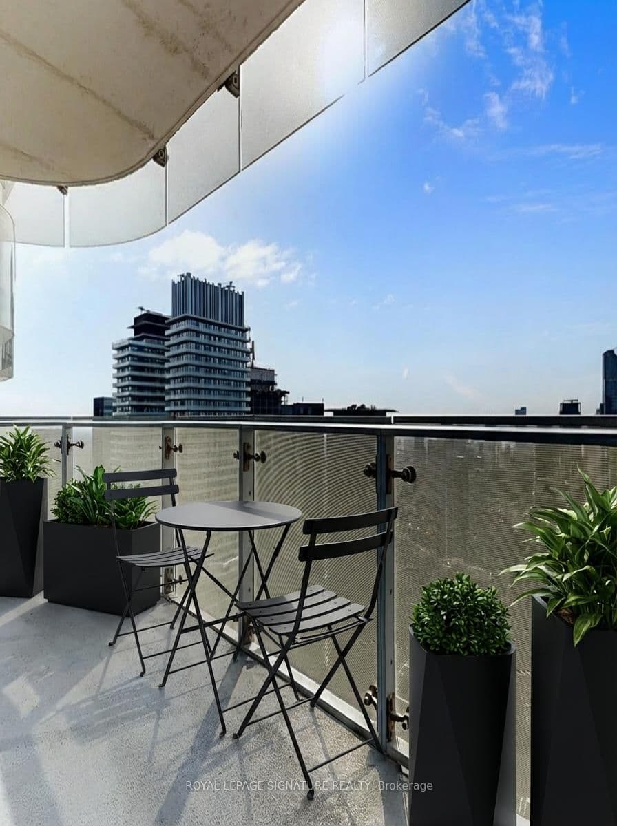 1 Bloor Street E, Unit 4406 thumbnail 16