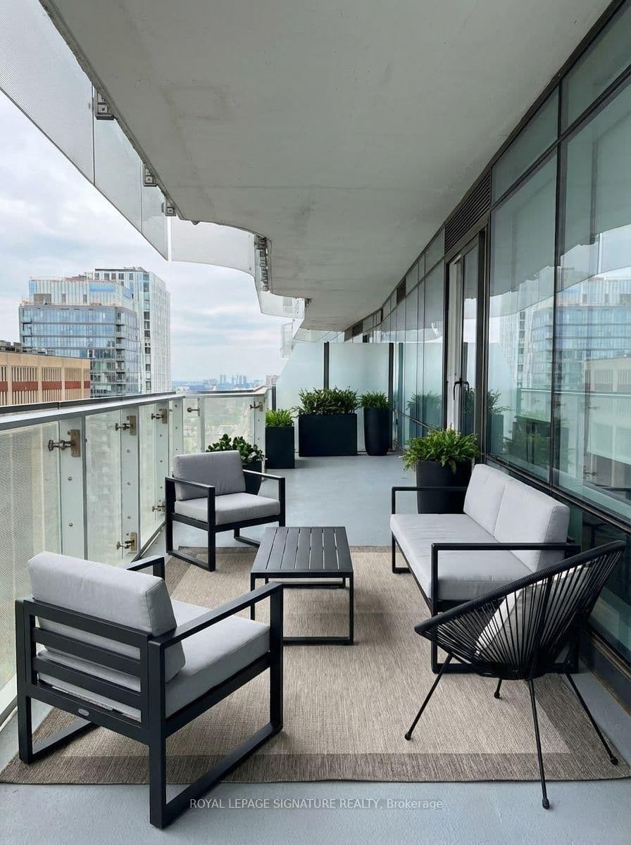 1 Bloor Street E, Unit 4406 thumbnail 17