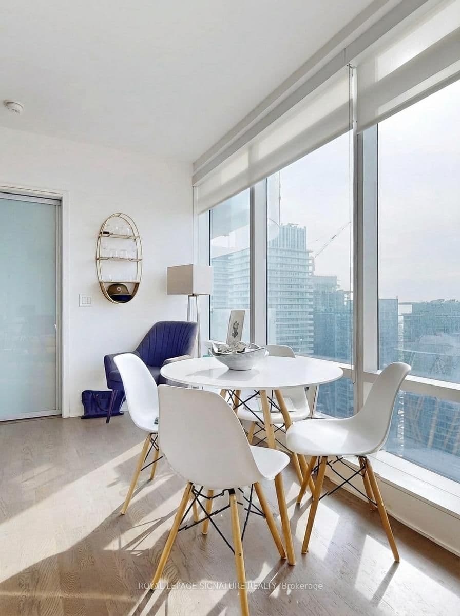 1 Bloor Street E, Unit 4406 thumbnail 3