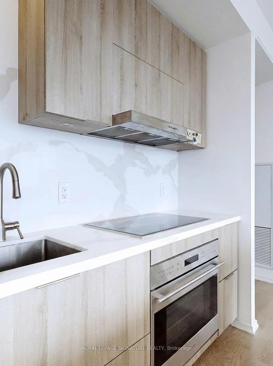 1 Bloor Street E, Unit 4406 thumbnail 6