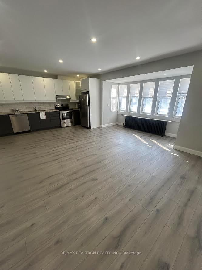485 Oriole Parkway, Unit Main thumbnail 2