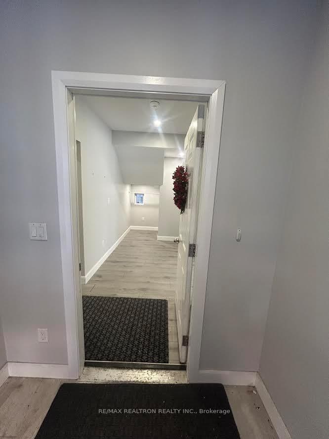 485 Oriole Parkway, Unit Main thumbnail 3