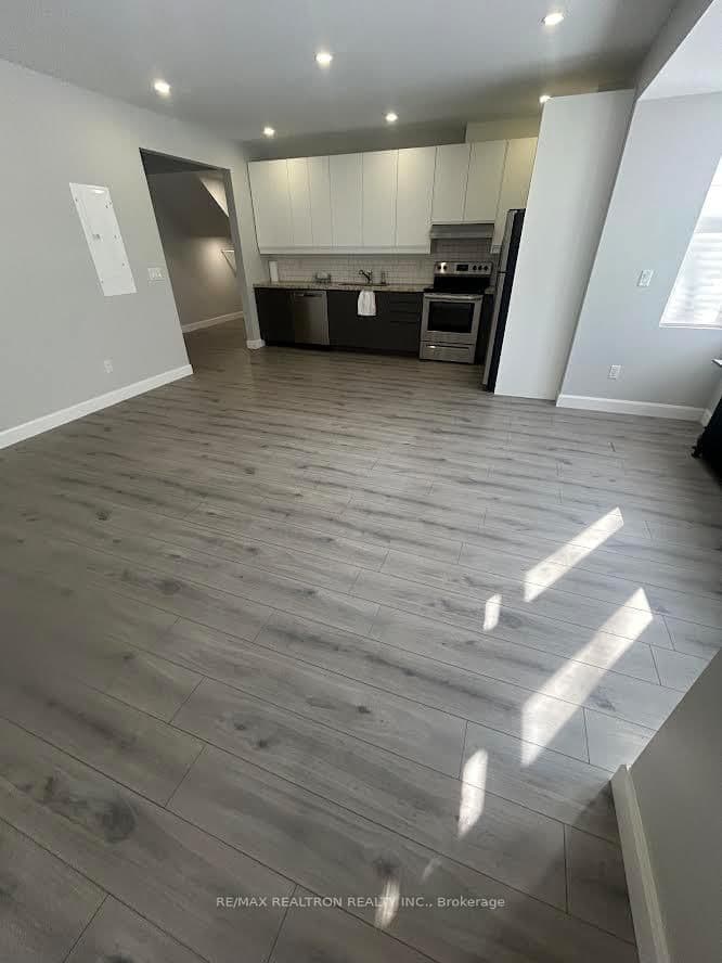 485 Oriole Parkway, Unit Main thumbnail 5