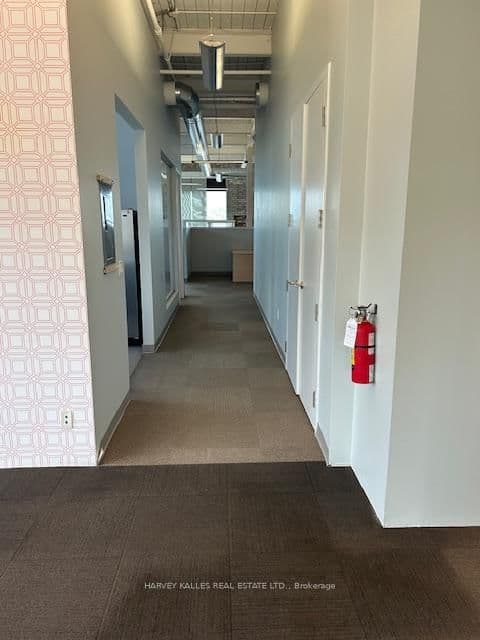 109 Vanderhoof Avenue, Unit 203 thumbnail 9
