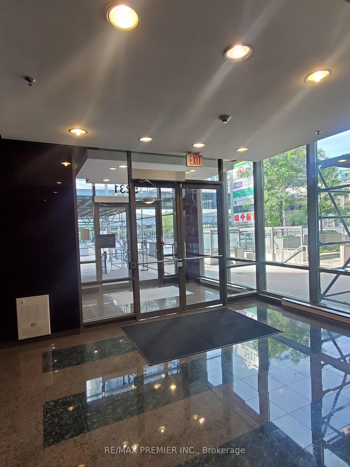 5231 Yonge Street, Unit 203 thumbnail 3