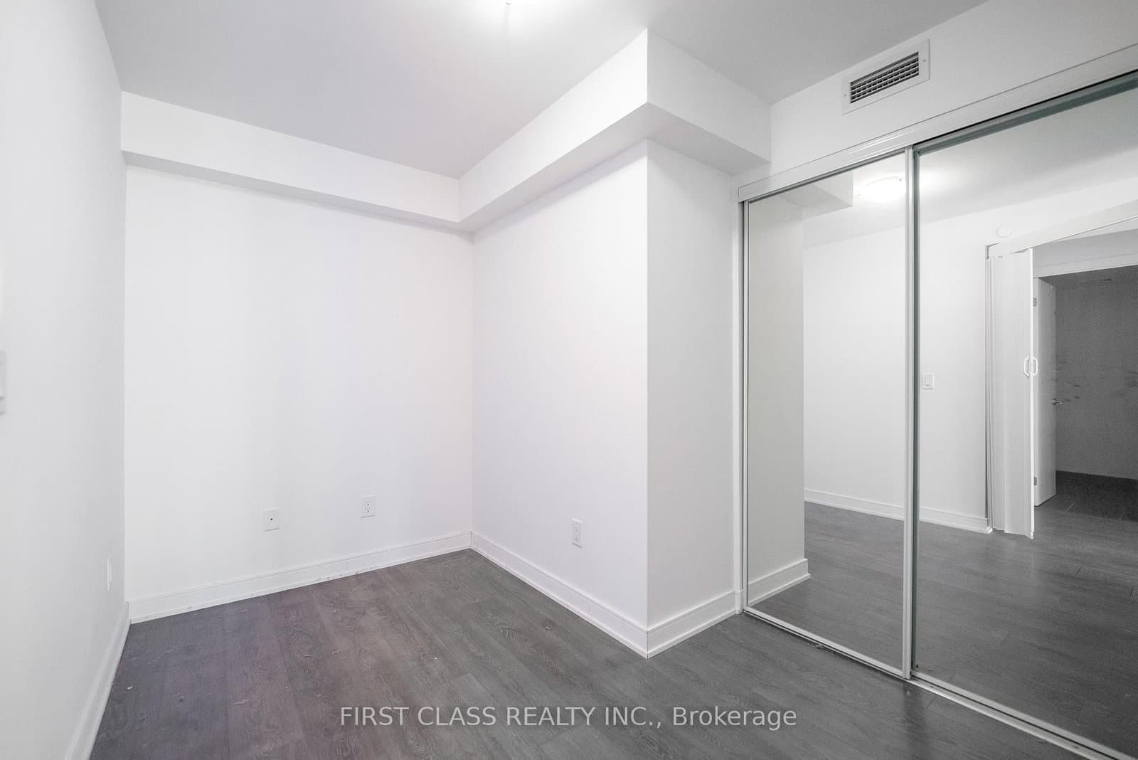 525 Adelaide Street W, Unit 1022 thumbnail 10