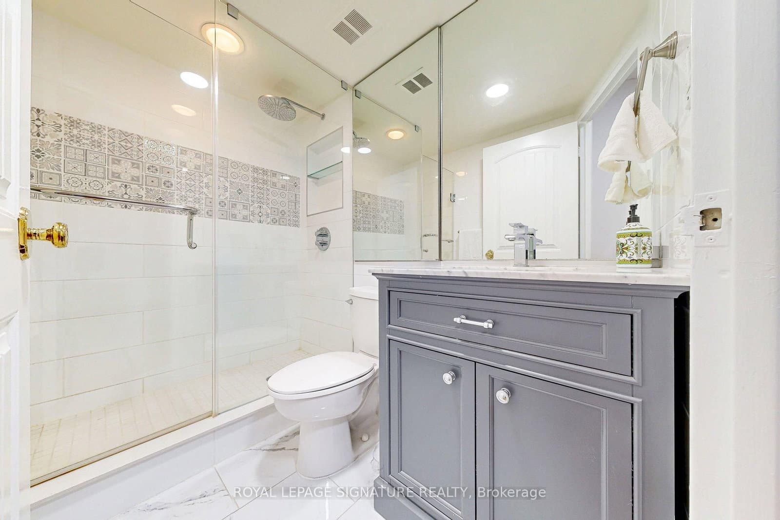 33 Harbour Square, Unit 410/204 thumbnail 20
