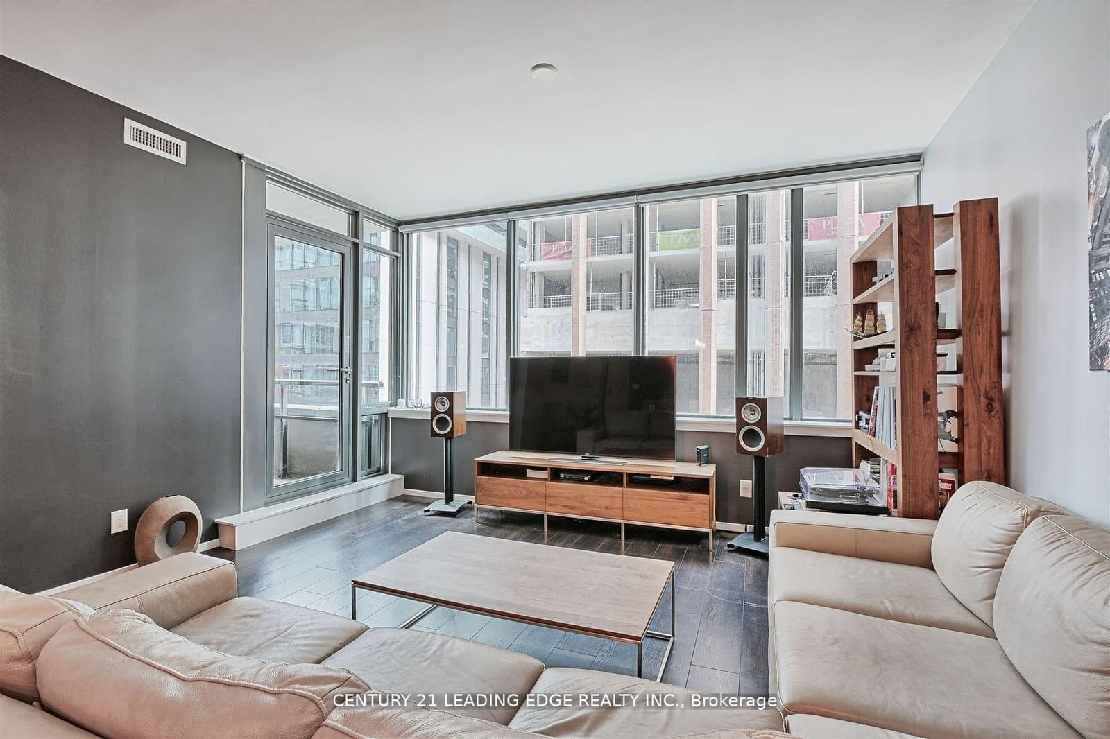 8 Charlotte Street, Unit 405 thumbnail 10
