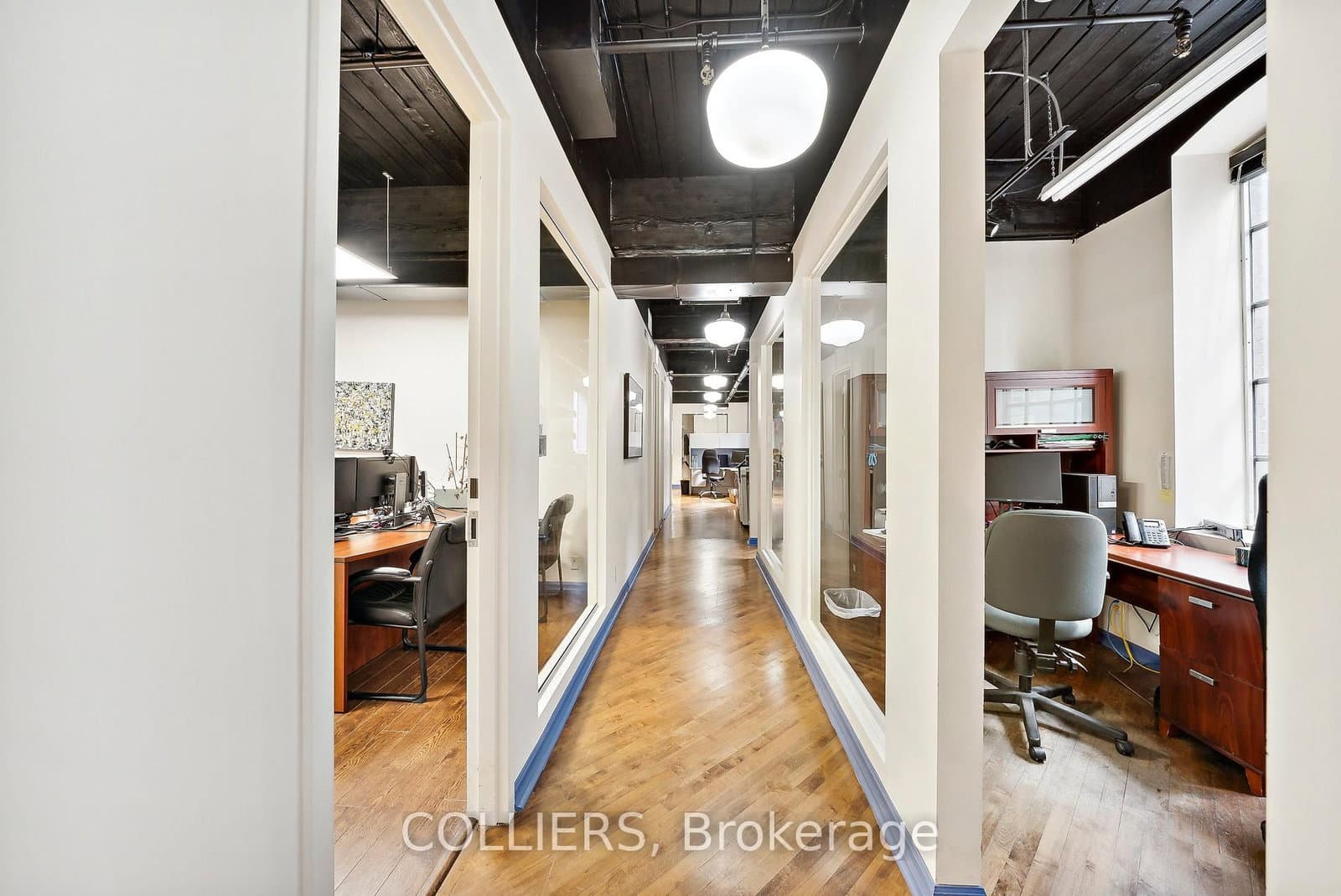 340 Richmond Street W thumbnail 4