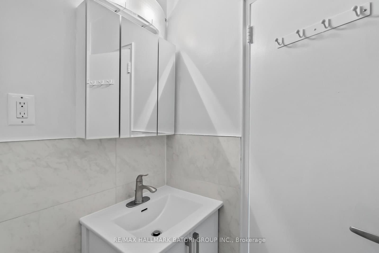 159 Russell Hill Road, Unit 403 thumbnail 13