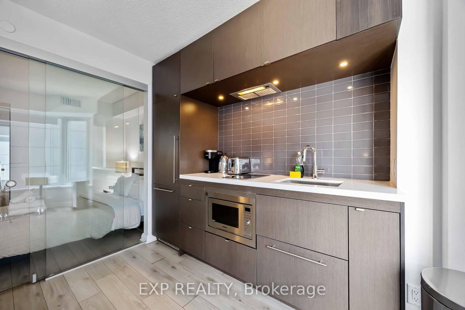 155 Yorkville Avenue, Unit 1106 thumbnail 14