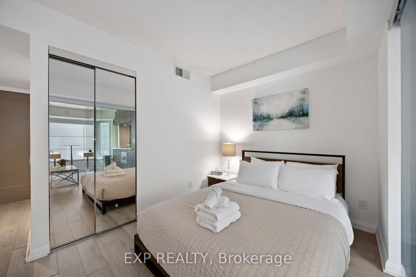 155 Yorkville Avenue, Unit 1106 thumbnail 22
