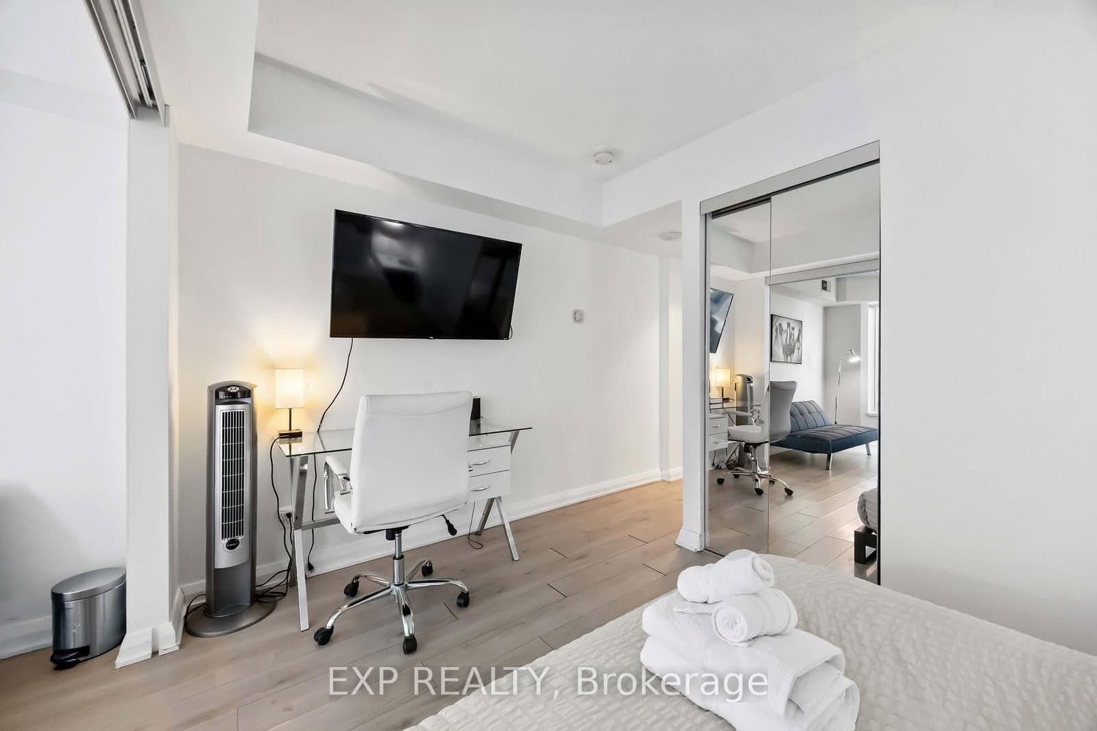 155 Yorkville Avenue, Unit 1106 thumbnail 25