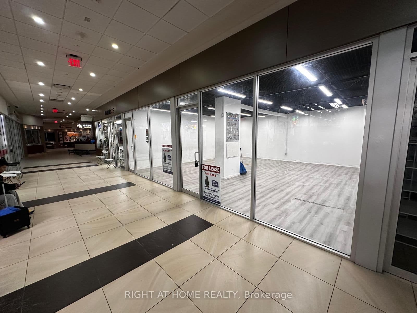 384 Yonge Street, Unit 40 thumbnail 3