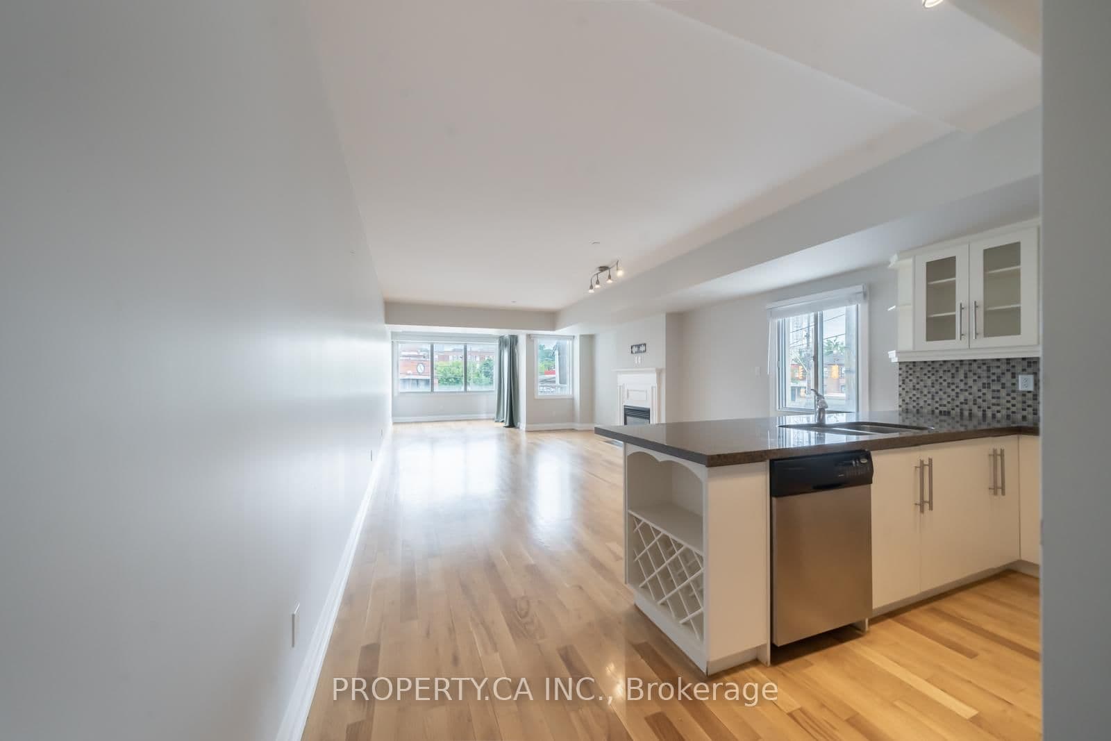 473 Dupont Street, Unit 2 thumbnail 2