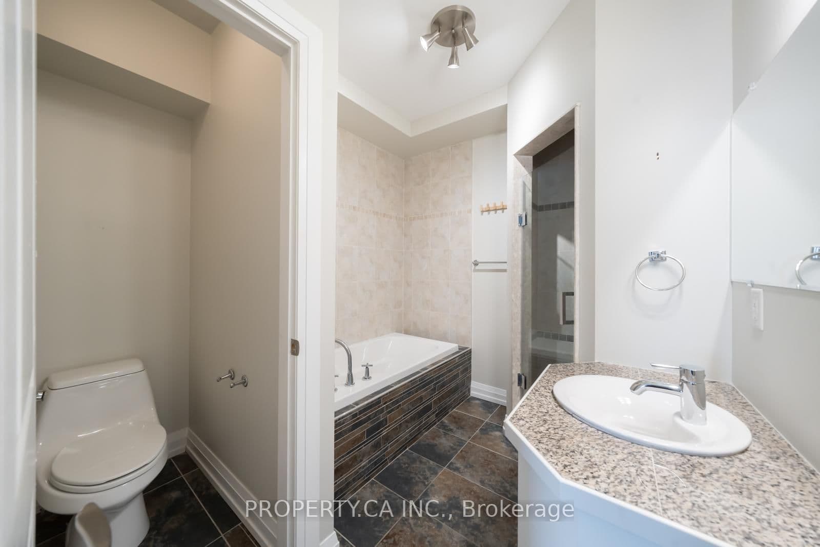 473 Dupont Street, Unit 2 thumbnail 27