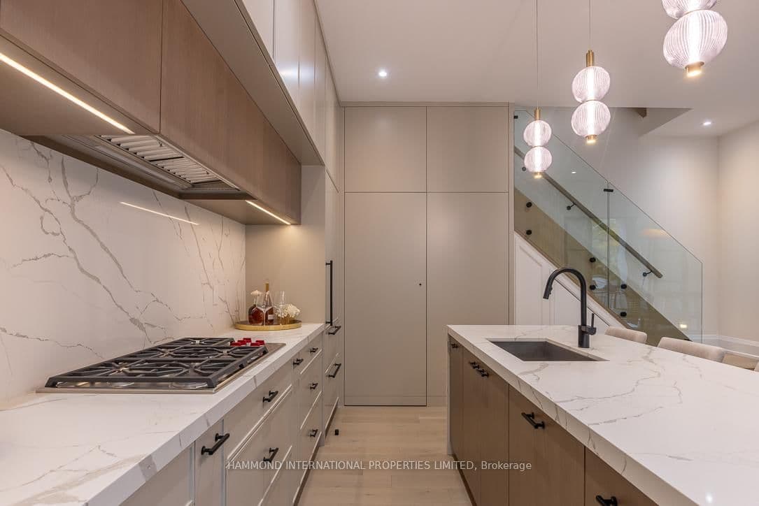 372 Briar Hill Avenue thumbnail 12