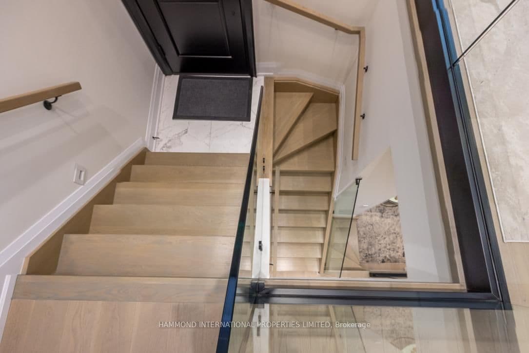 372 Briar Hill Avenue thumbnail 6