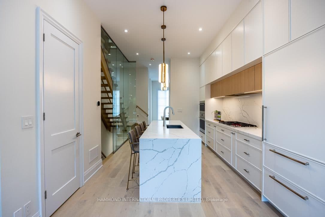 1177 Avenue Road thumbnail 11