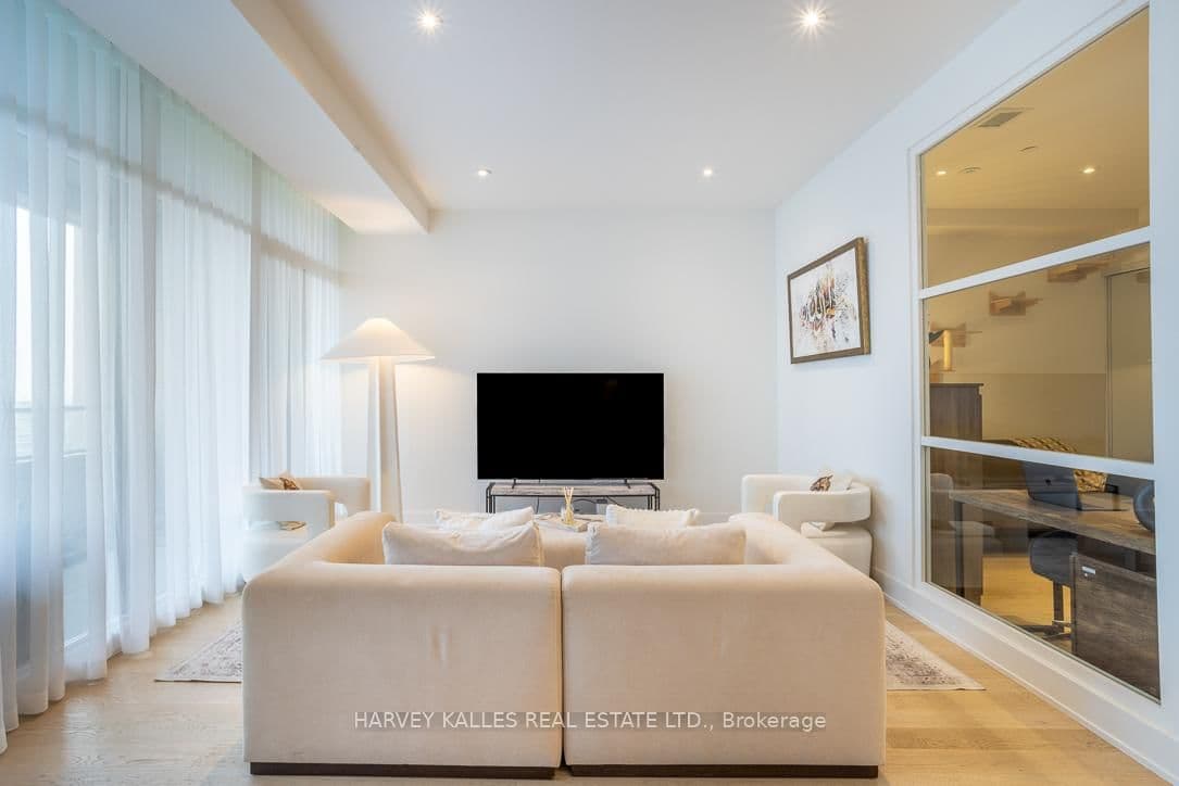 111 St Clair Avenue W, Unit 1013 thumbnail 10