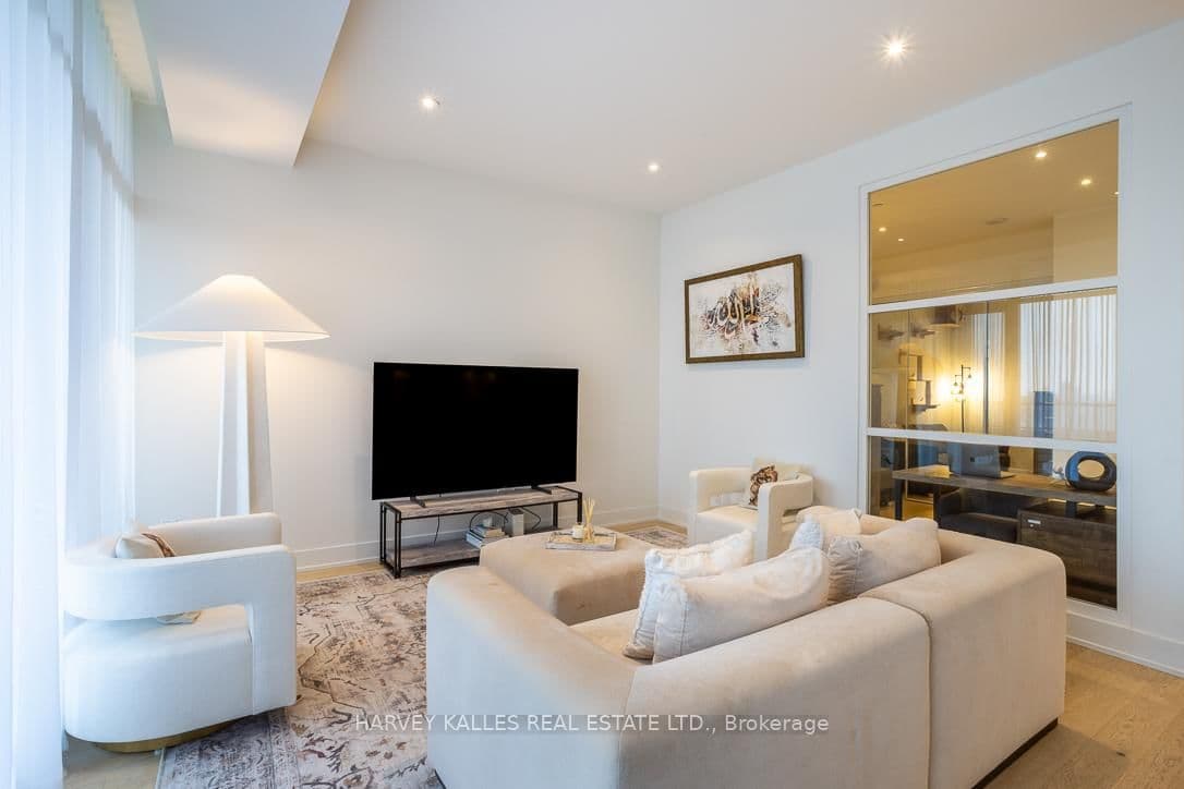 111 St Clair Avenue W, Unit 1013 thumbnail 11