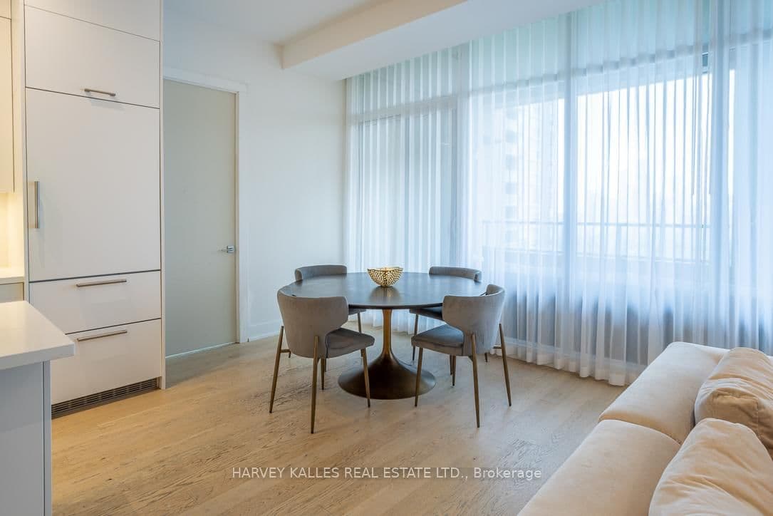 111 St Clair Avenue W, Unit 1013 thumbnail 13
