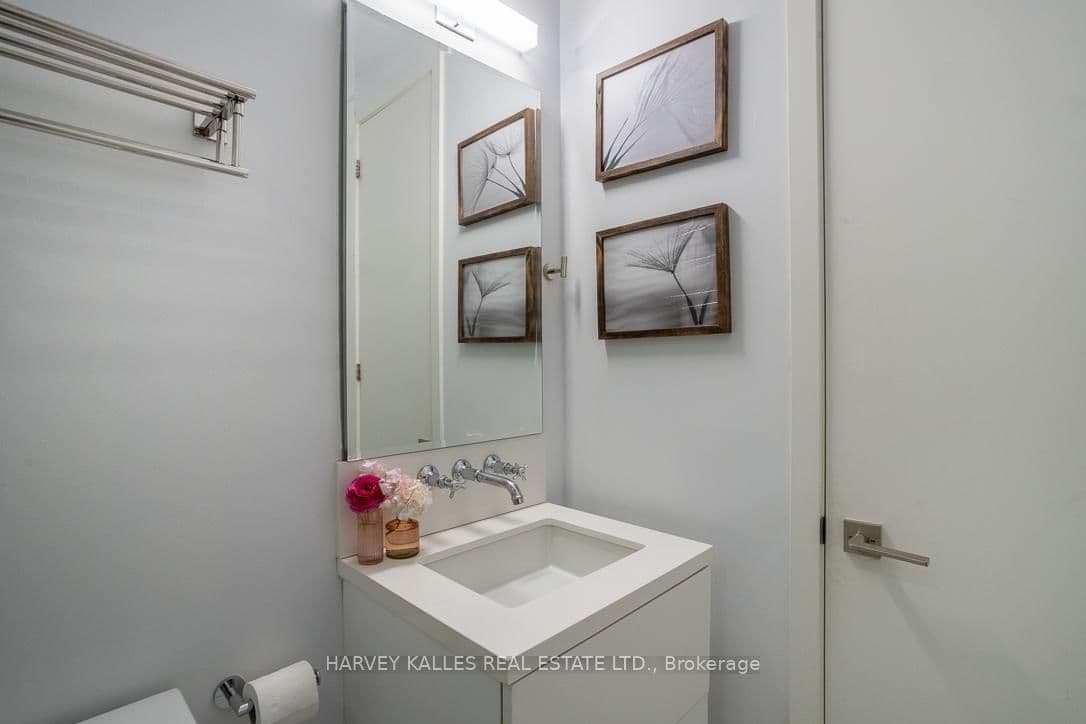 111 St Clair Avenue W, Unit 1013 thumbnail 16