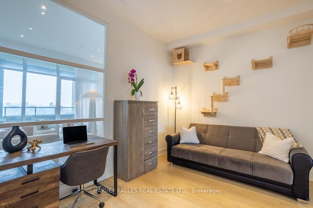 111 St Clair Avenue W, Unit 1013 thumbnail 17