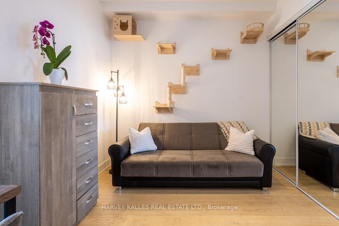 111 St Clair Avenue W, Unit 1013 thumbnail 20