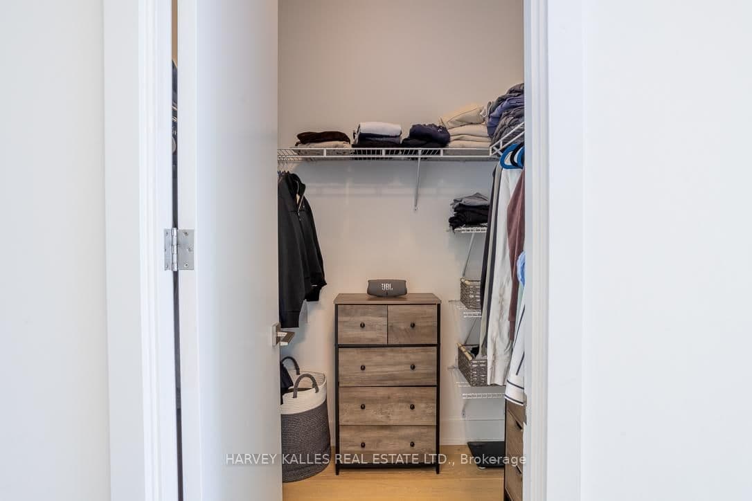 111 St Clair Avenue W, Unit 1013 thumbnail 24