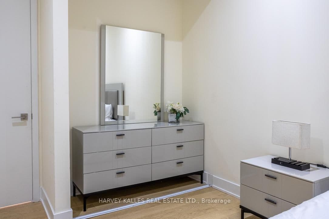111 St Clair Avenue W, Unit 1013 thumbnail 34