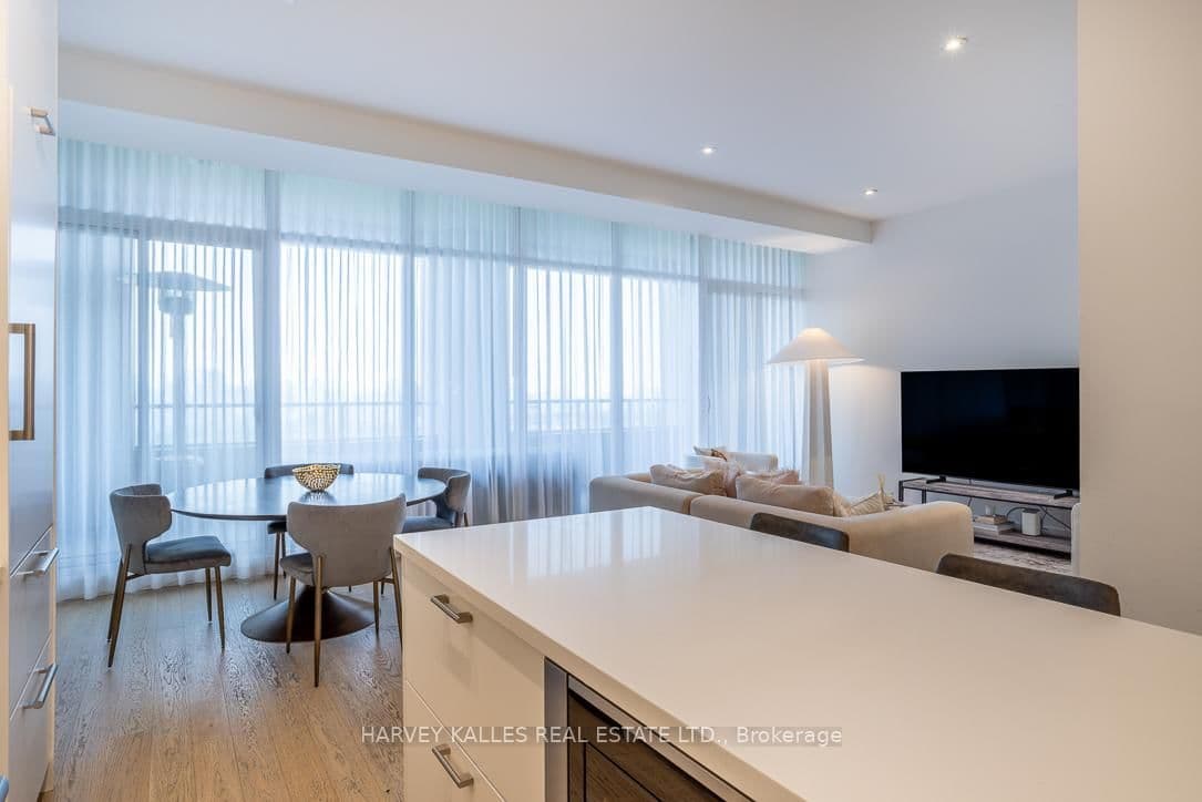 111 St Clair Avenue W, Unit 1013 thumbnail 9