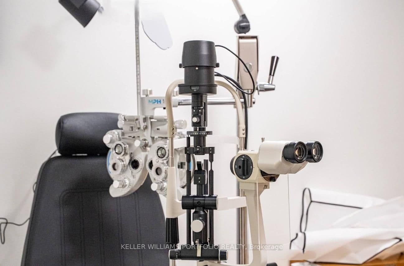 1910 Yonge Street, Unit 101Y - Examination room - Image 1