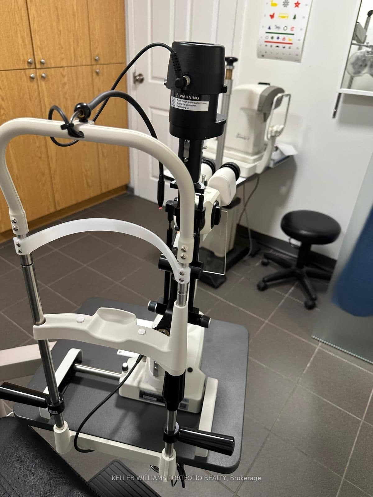 1910 Yonge Street, Unit 101Y - Examination room thumbnail 6