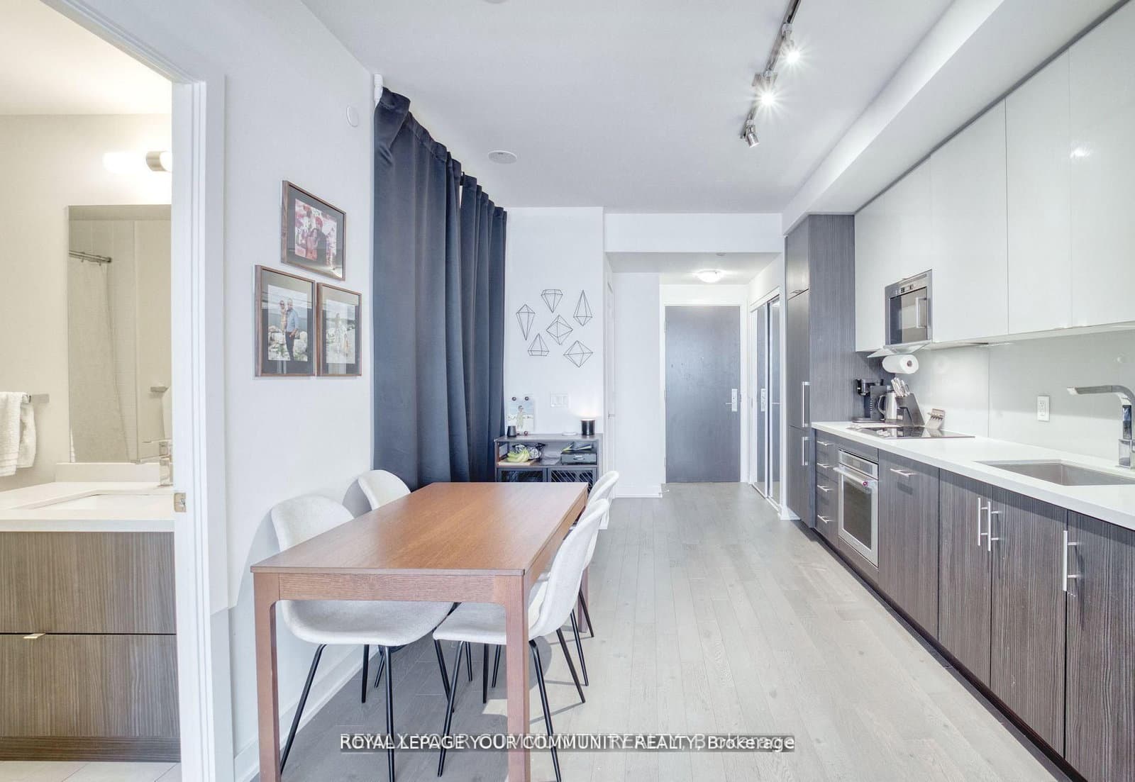 330 Richmond Street W, Unit 1711 thumbnail 10