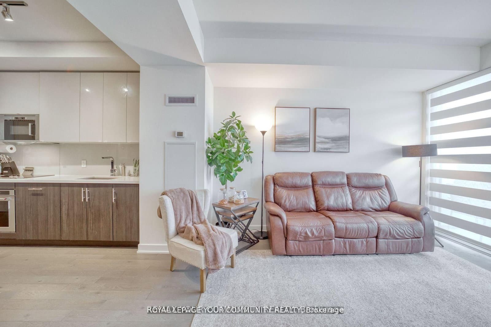 330 Richmond Street W, Unit 1711 thumbnail 6