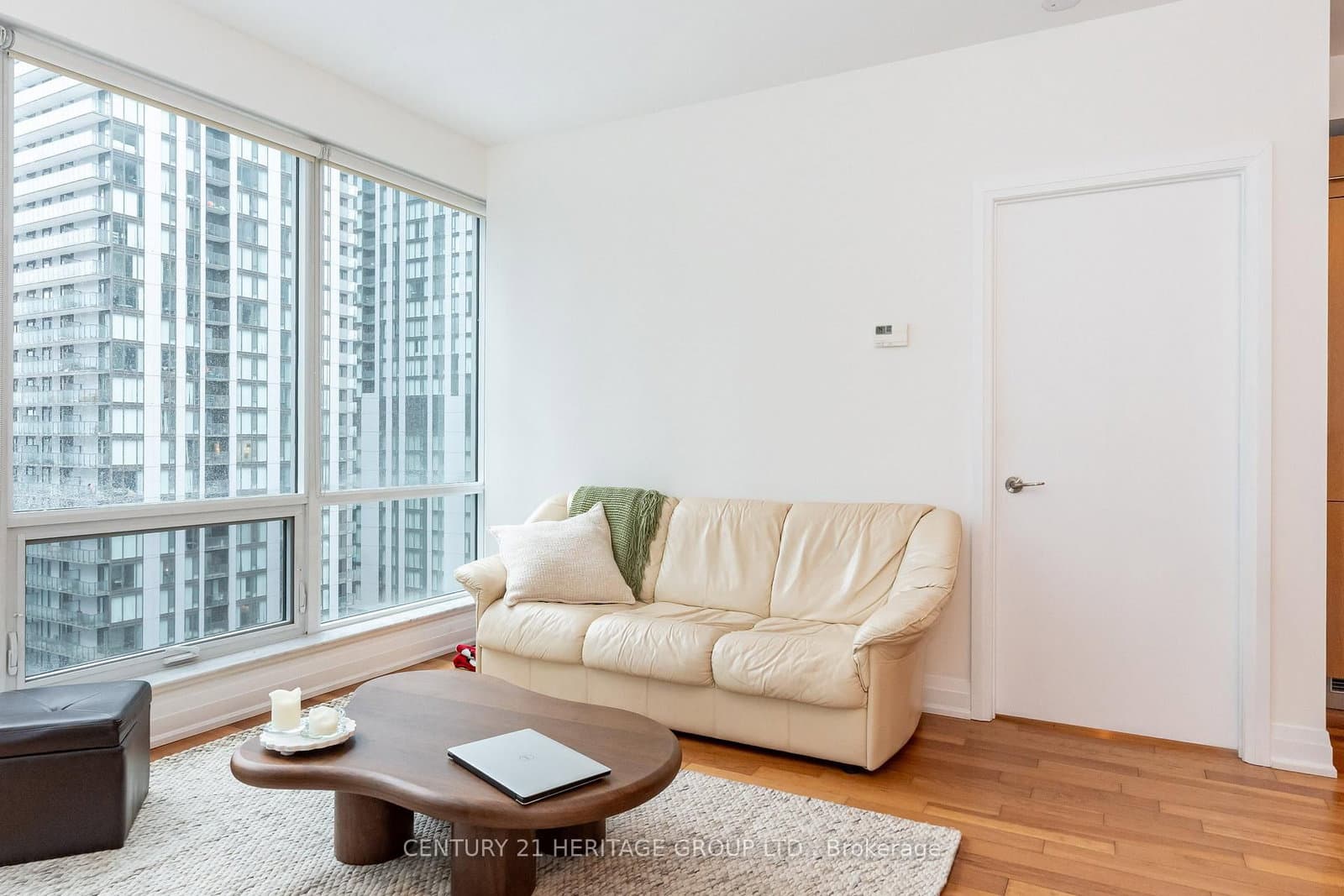 80 John Street, Unit 2303 thumbnail 19