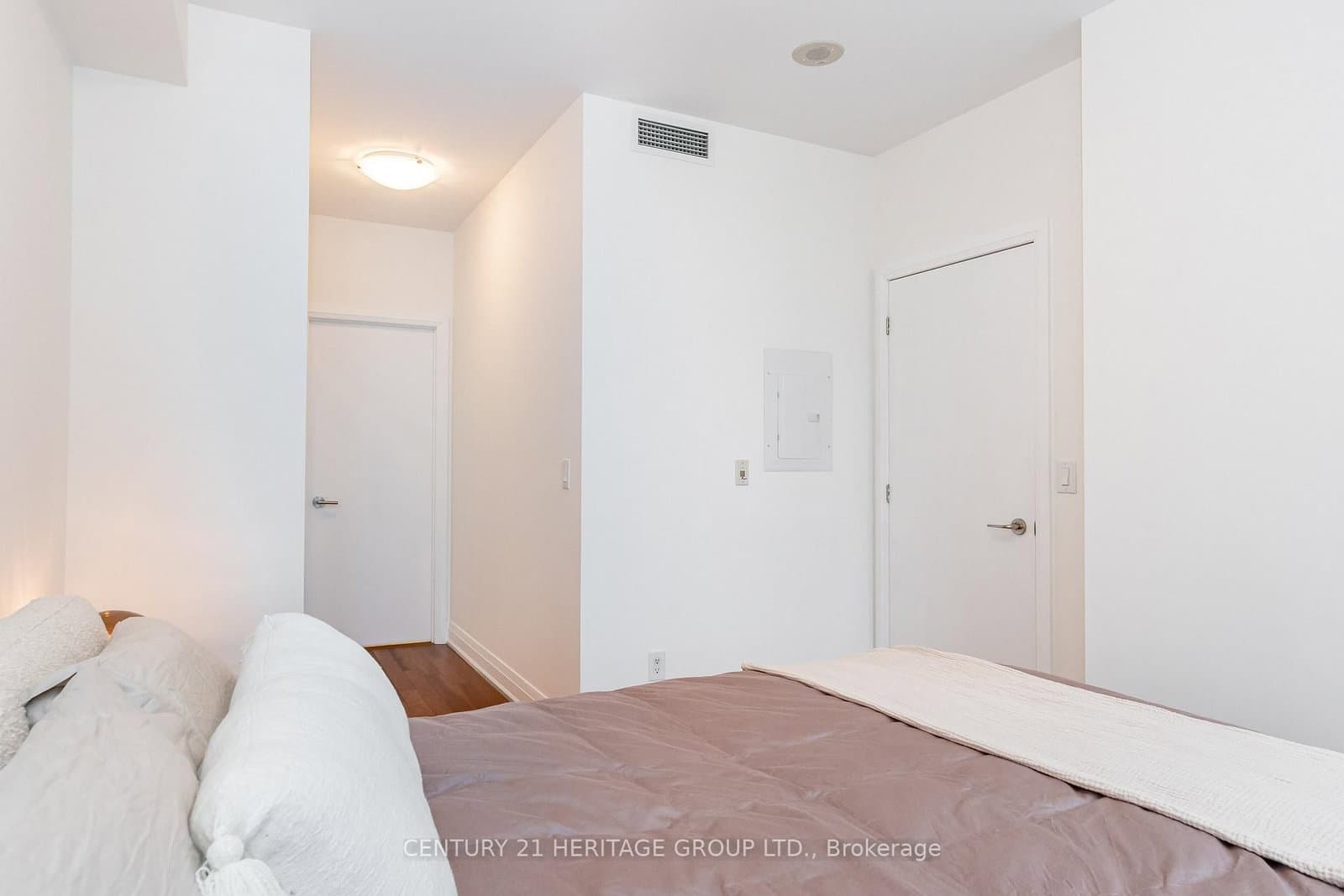 80 John Street, Unit 2303 thumbnail 22