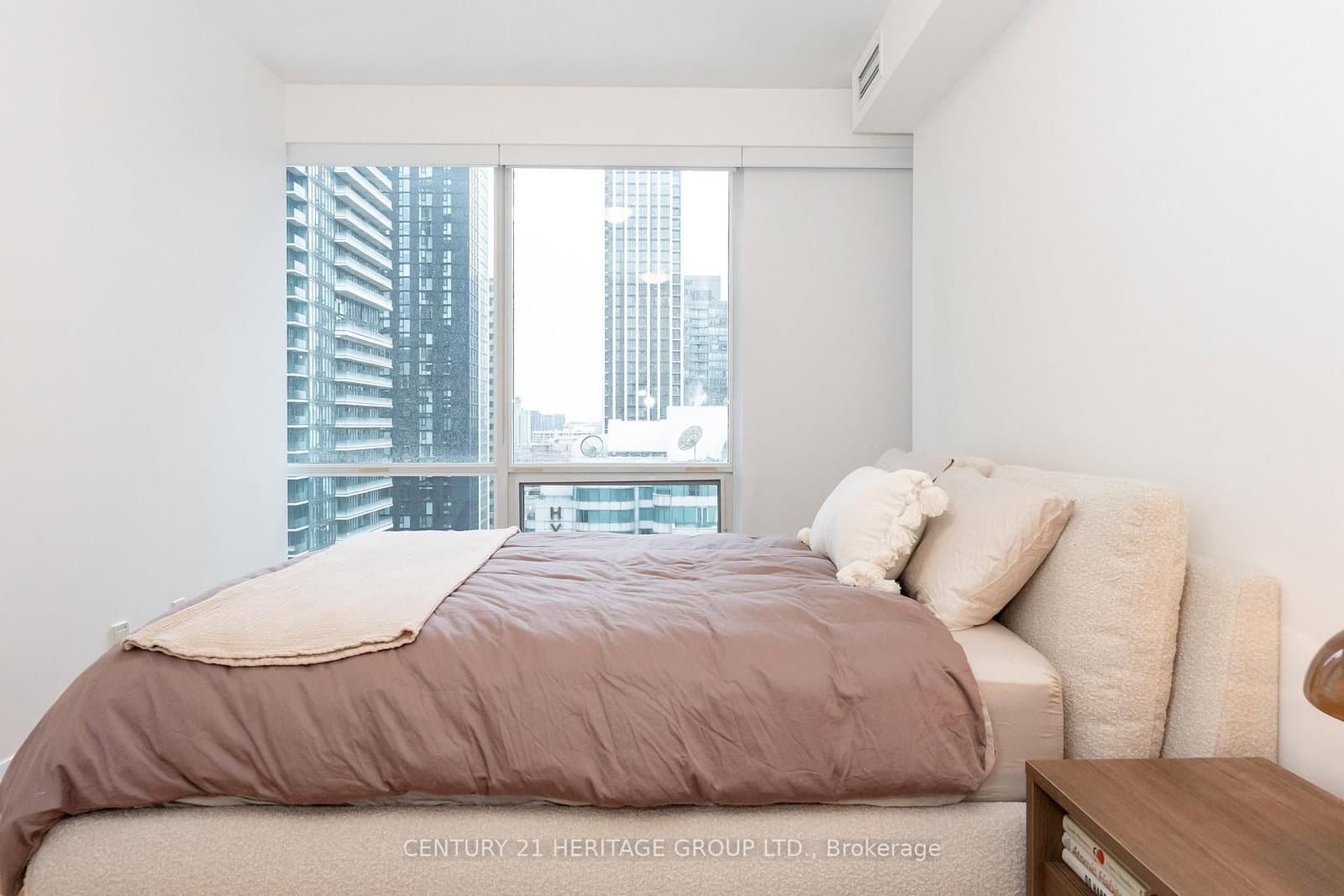 80 John Street, Unit 2303 thumbnail 23