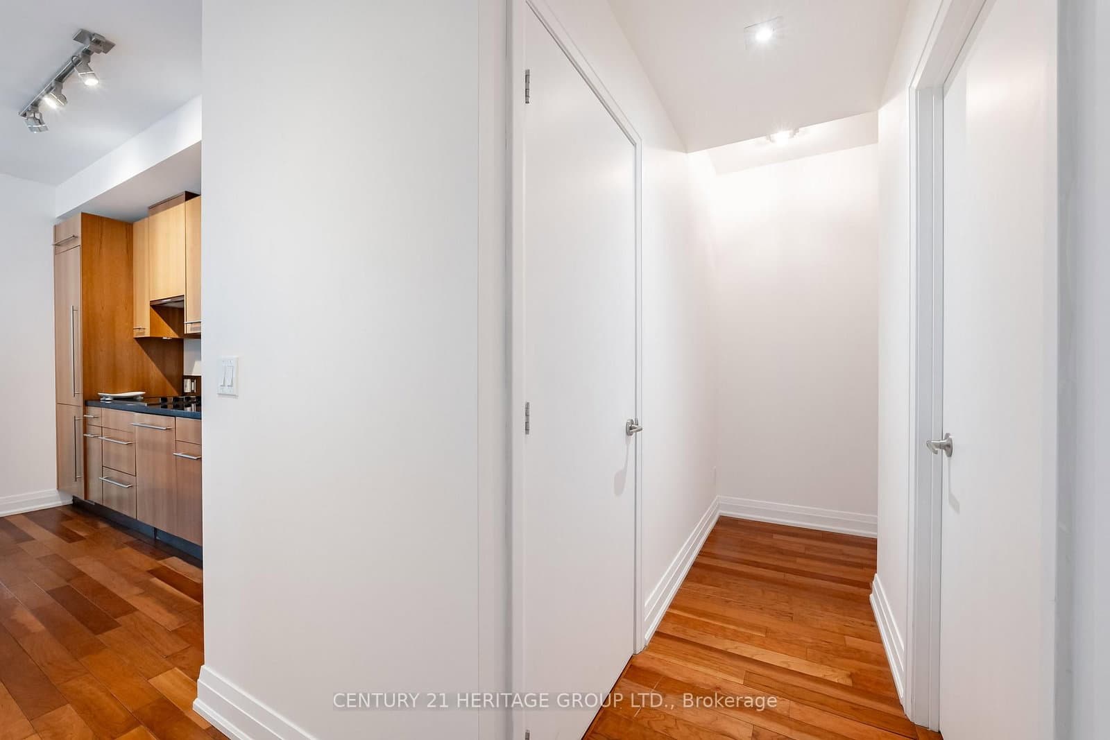 80 John Street, Unit 2303 thumbnail 6