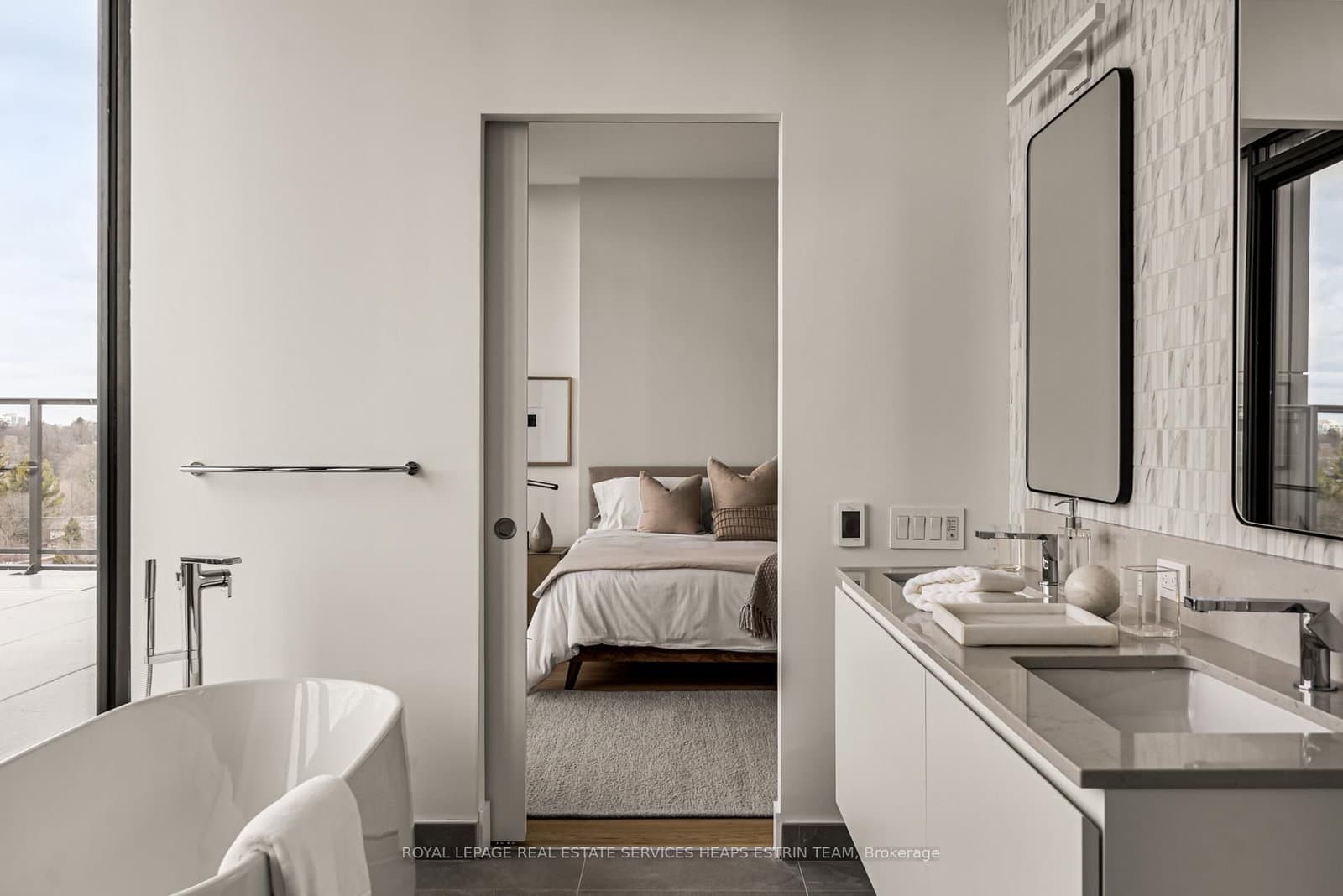 1414 Bayview Avenue, Unit PH 03 thumbnail 13