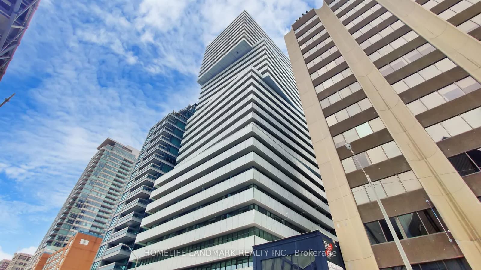 200 Bloor Street W, Unit 2305 thumbnail 3