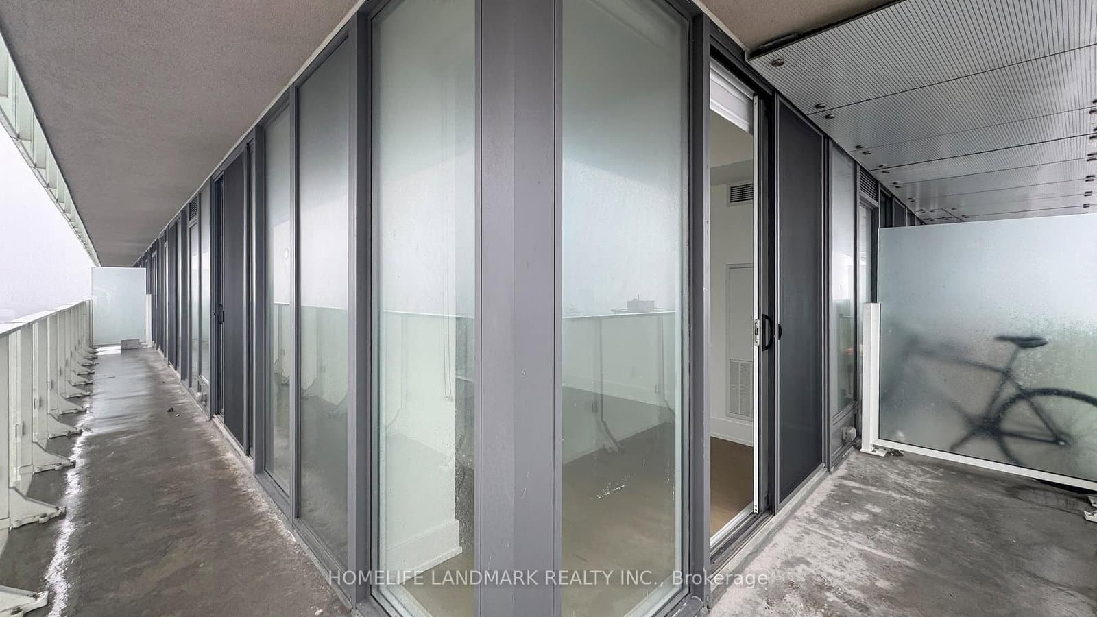 200 Bloor Street W, Unit 2305 thumbnail 31