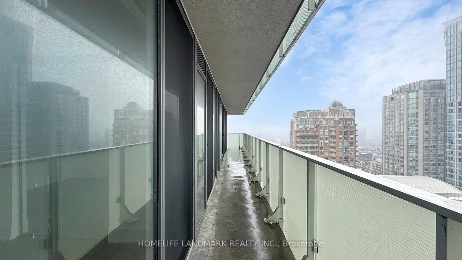 200 Bloor Street W, Unit 2305 thumbnail 32