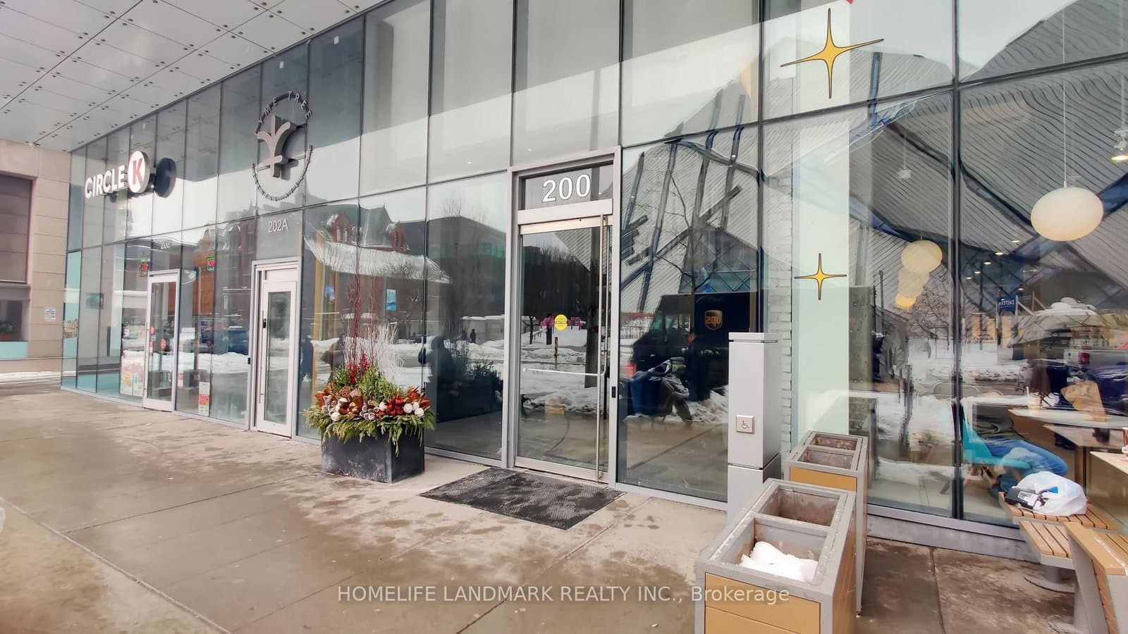 200 Bloor Street W, Unit 2305 thumbnail 4