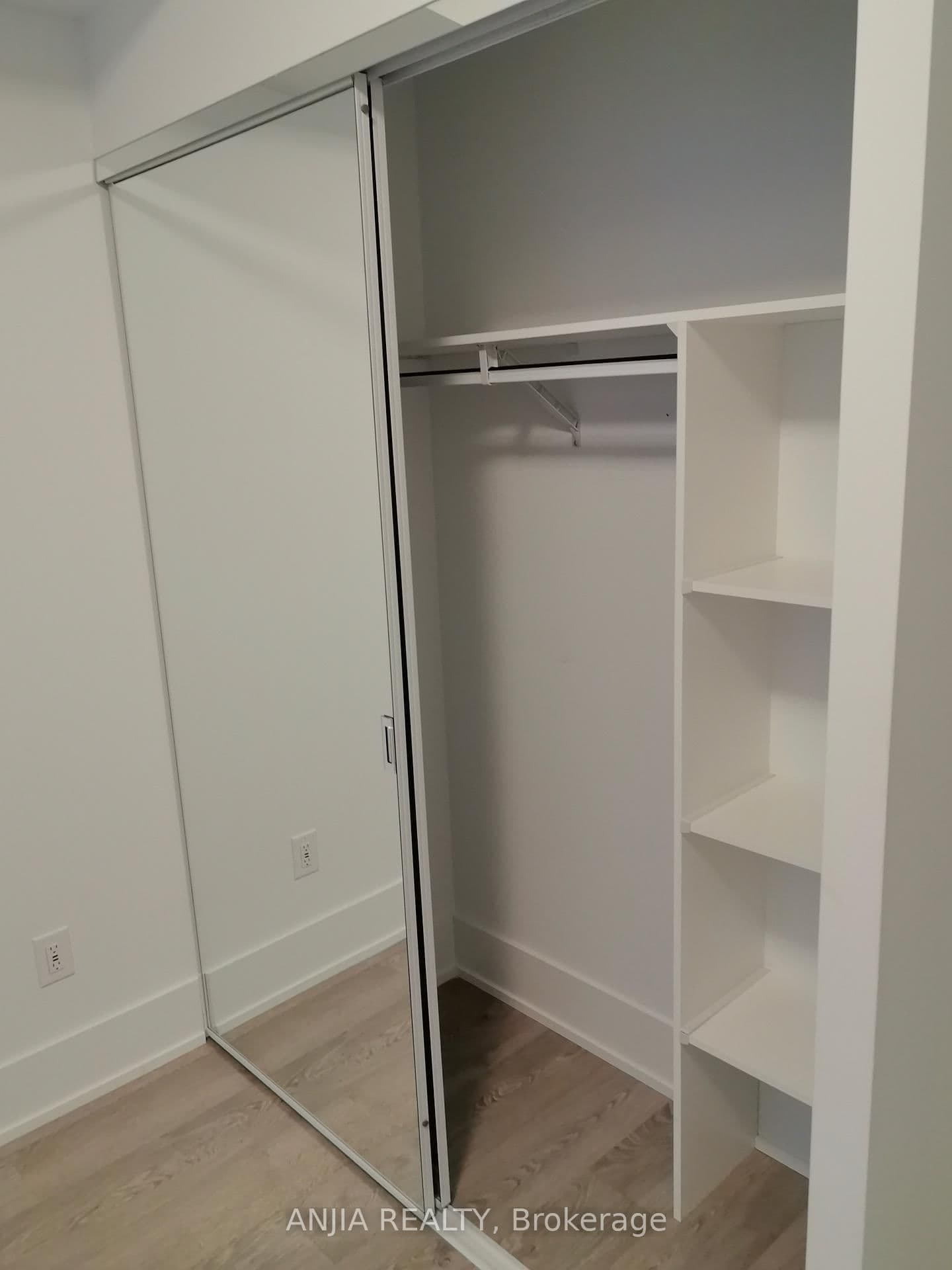 480 Front Street W, Unit 1011 thumbnail 10