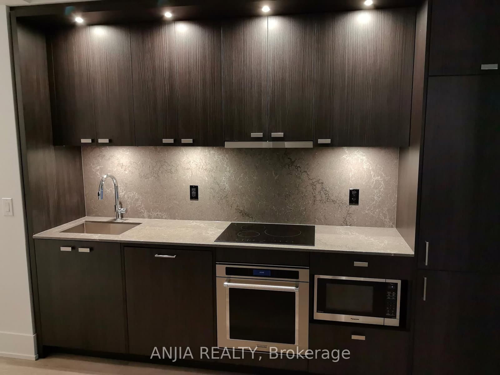 480 Front Street W, Unit 1011 thumbnail 15