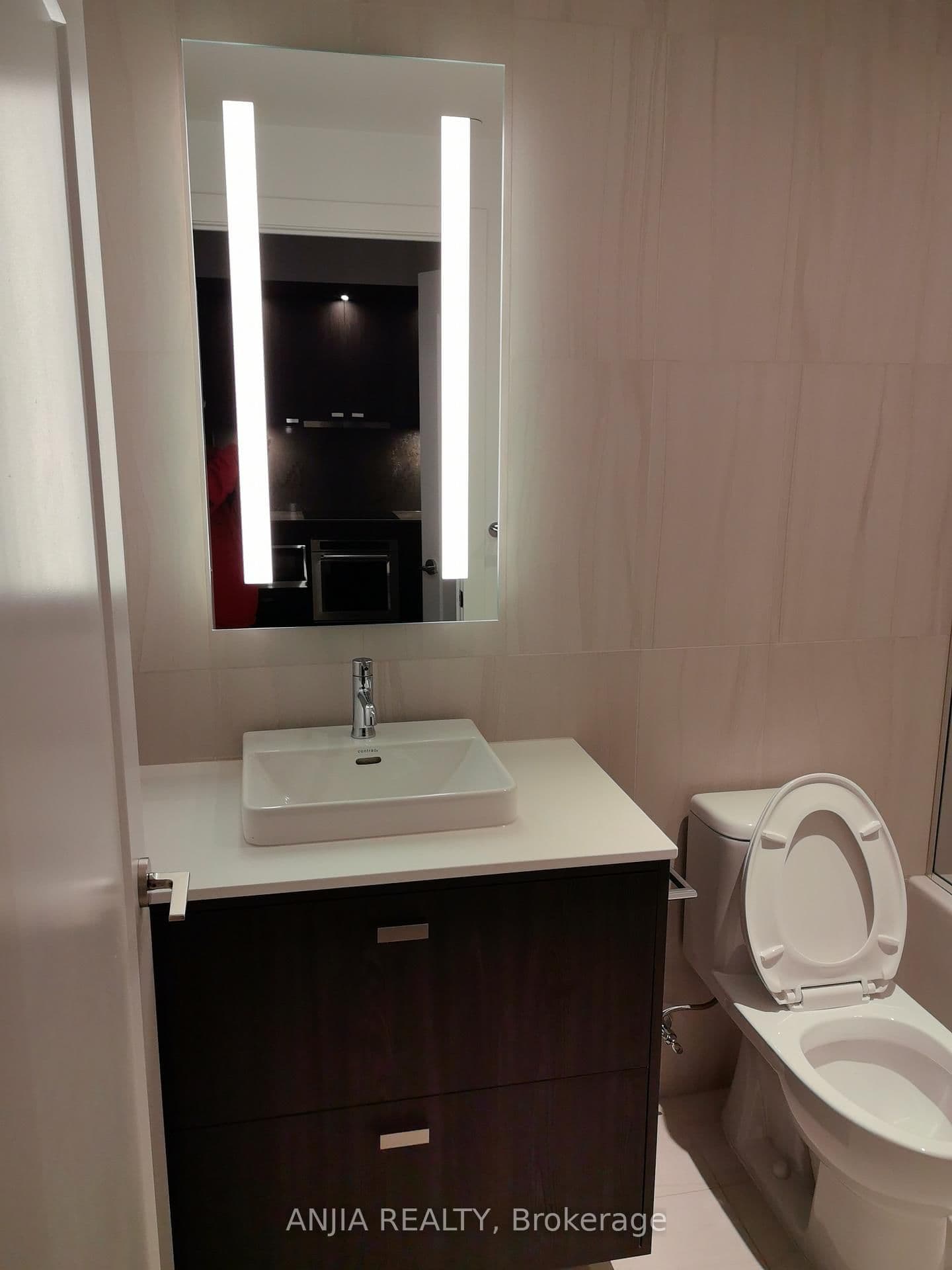480 Front Street W, Unit 1011 thumbnail 17