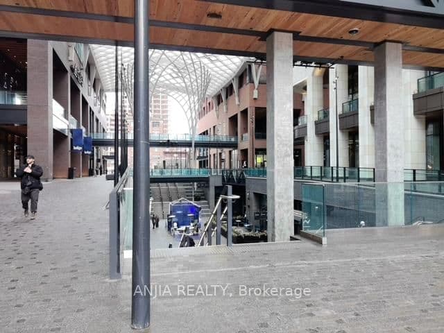 480 Front Street W, Unit 1011 thumbnail 29